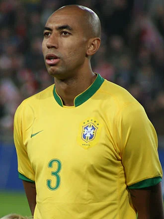 Luisão height profile photo