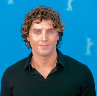 Lukas Gage height profile photo