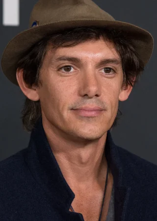Lukas Haas height profile photo