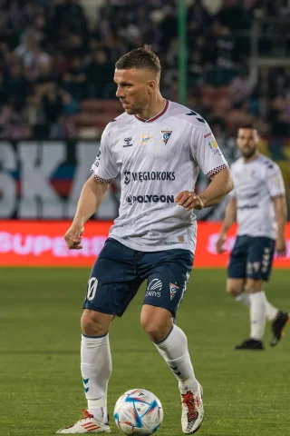 Lukas Podolski height profile photo