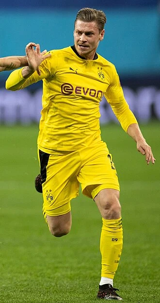 Łukasz Piszczek height profile photo