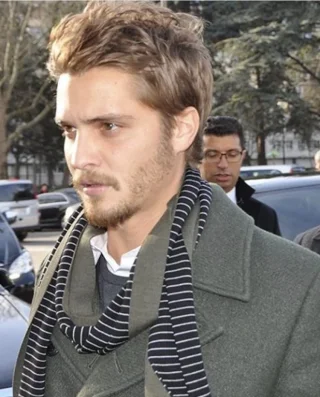 Luke Grimes height profile photo
