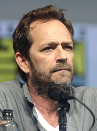 Luke Perry height profile photo