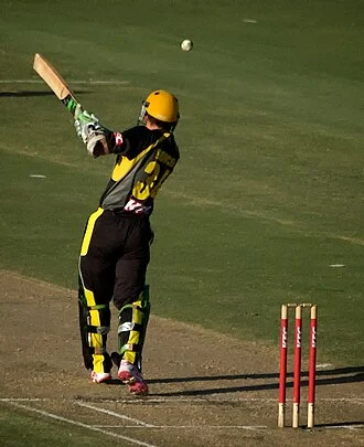 Luke Ronchi height profile photo