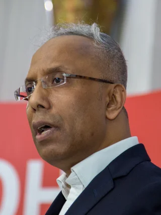 Lutfur Rahman (British politician) height profile photo