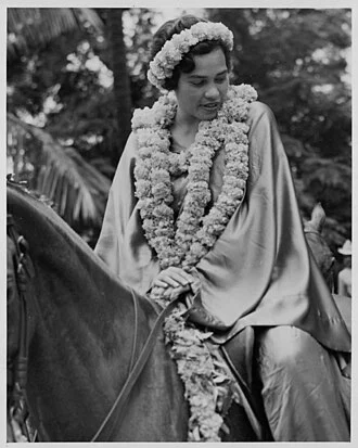 Lydia Liliʻuokalani Kawānanakoa height profile photo