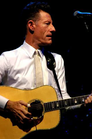 Lyle Lovett height profile photo