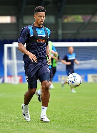 Lyle Taylor height profile photo