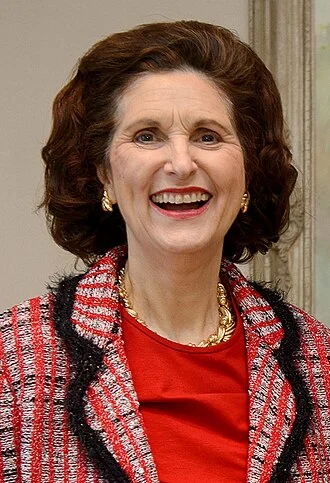 Lynda Bird Johnson Robb height profile photo