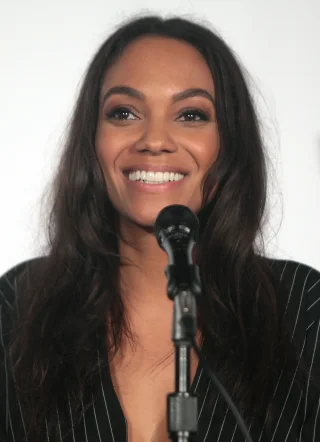 Lyndie Greenwood height profile photo