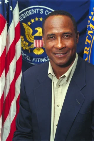 Lynn Swann height profile photo