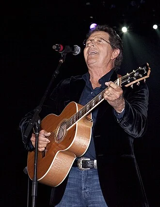 Mac Davis height profile photo