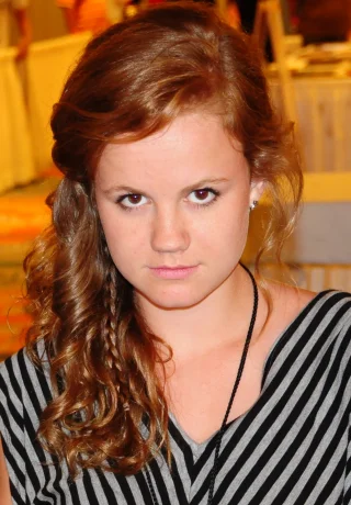 Mackenzie Lintz height profile photo