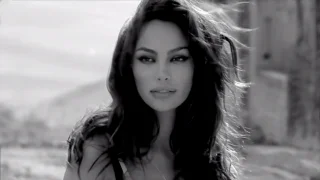 Mădălina Diana Ghenea height profile photo