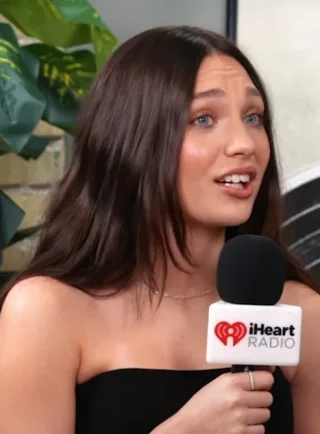Maddie Ziegler height profile photo