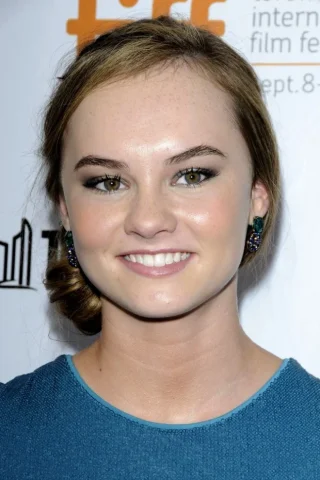 Madeline Carroll height profile photo