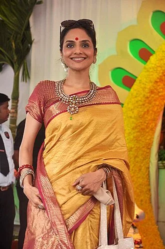Madhoo height profile photo