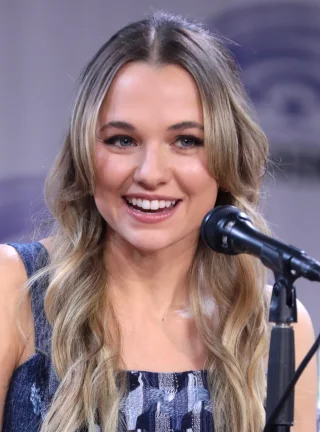 Madison Iseman height profile photo