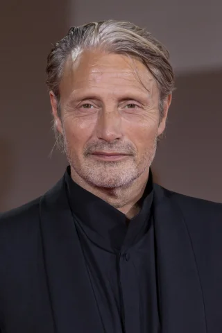 Mads Mikkelsen height profile photo