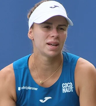 Magda Linette height profile photo