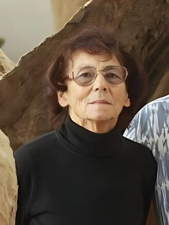 Magdalena Abakanowicz height profile photo
