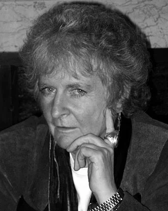 Maggi Hambling height profile photo