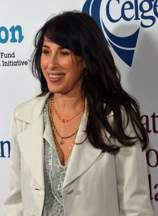 Maggie Wheeler height profile photo