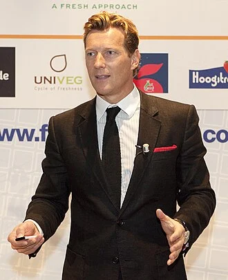 Magnús Scheving height profile photo