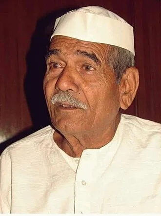 Mahendra Singh Tikait height profile photo