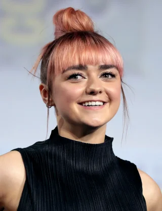 Maisie Williams height profile photo