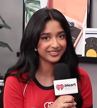 Maitreyi Ramakrishnan height profile photo