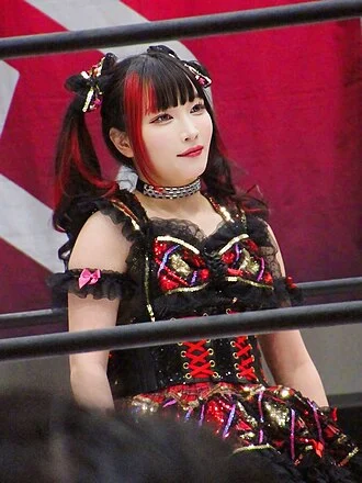 Maki Itoh height profile photo