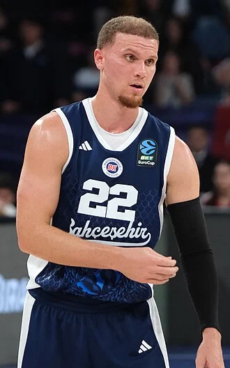 Malachi Flynn height profile photo