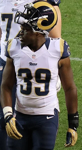 Malcolm Brown (American football) height profile photo