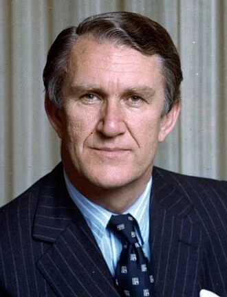 Malcolm Fraser height profile photo