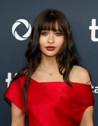 Malina Weissman height profile photo