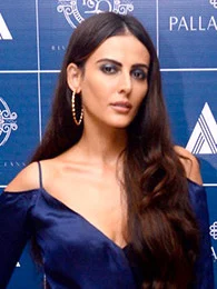 Mandana Karimi height profile photo