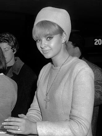 Mandy Rice-Davies height profile photo