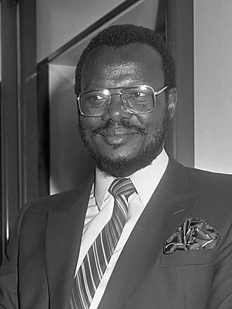 Mangosuthu Buthelezi height profile photo