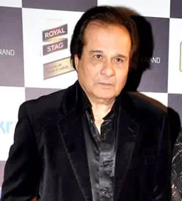 Manhar Udhas height profile photo
