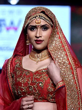 Mannara Chopra height profile photo