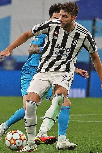 Manuel Locatelli height profile photo