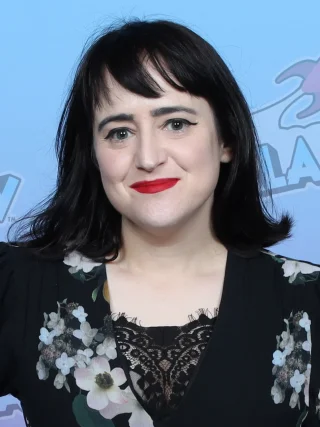 Mara Wilson height profile photo