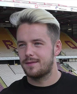 Marc McNulty height profile photo
