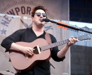 Marcus Mumford height profile photo