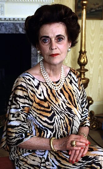 Margaret Campbell, Duchess of Argyll height profile photo