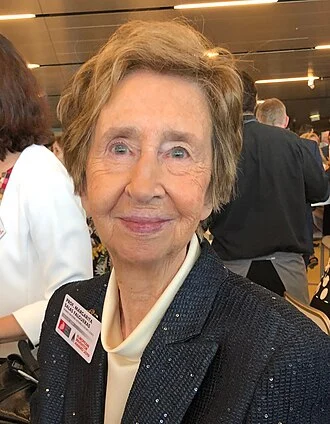 Margarita Salas height profile photo