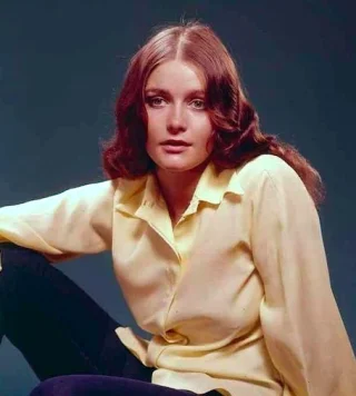 Margot Kidder height profile photo