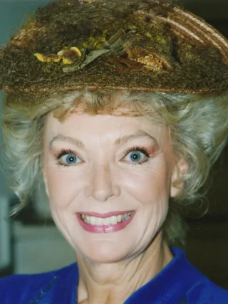 Maria Perschy height profile photo