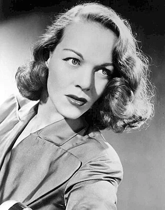 Maria Riva height profile photo